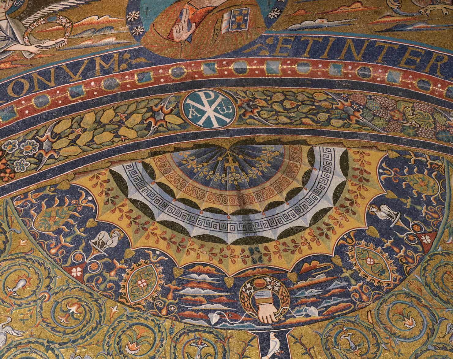 Dettagli del mosaico della basilica di San Clemente