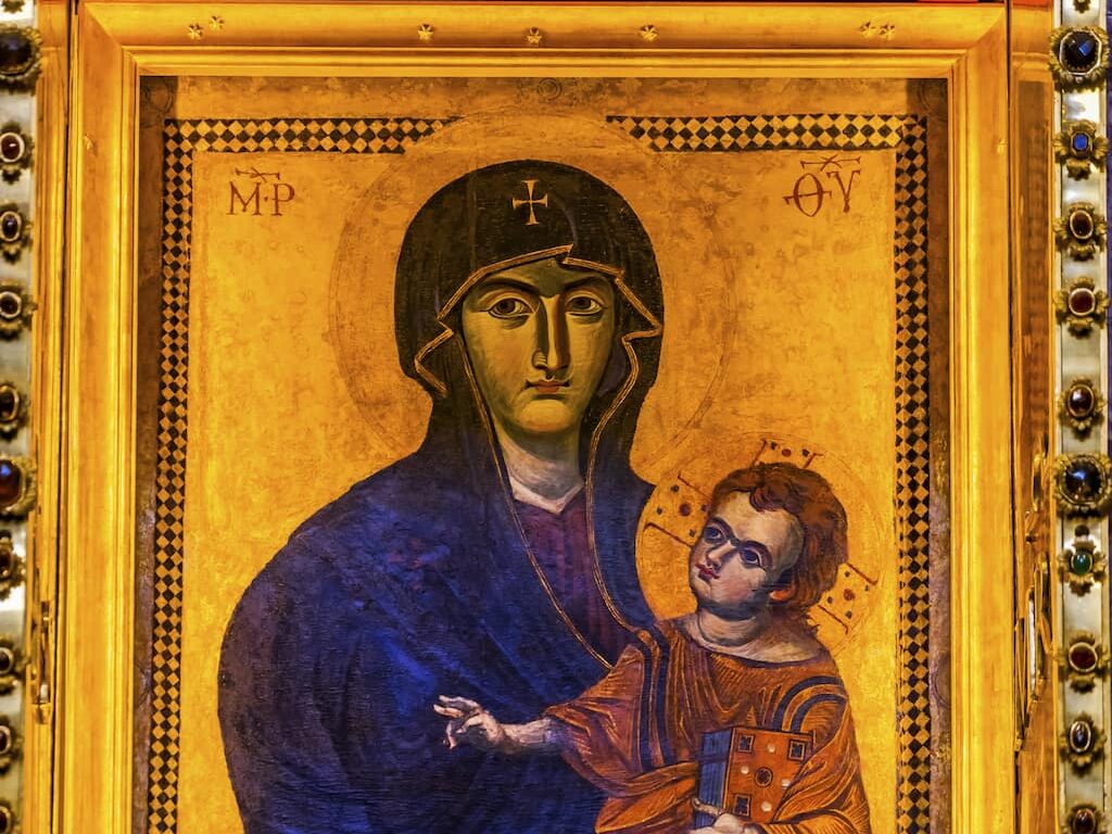 L'importanza del dettaglio degli sguardi nell'icona di Santa Maria Maggiore